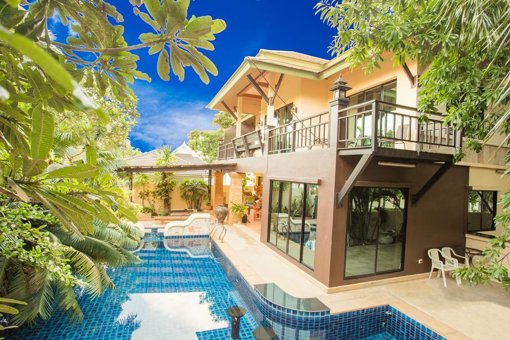 Natcha Pool * Pattaya